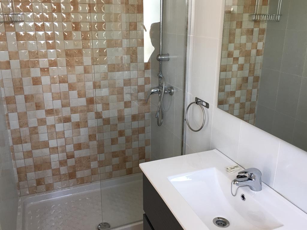 Apartamentos Carmen Teresa Torremolinos Eksteriør billede